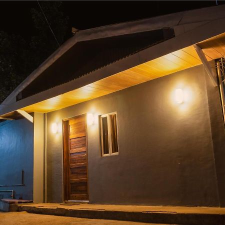 B&B Backpackers Coron Exterior photo