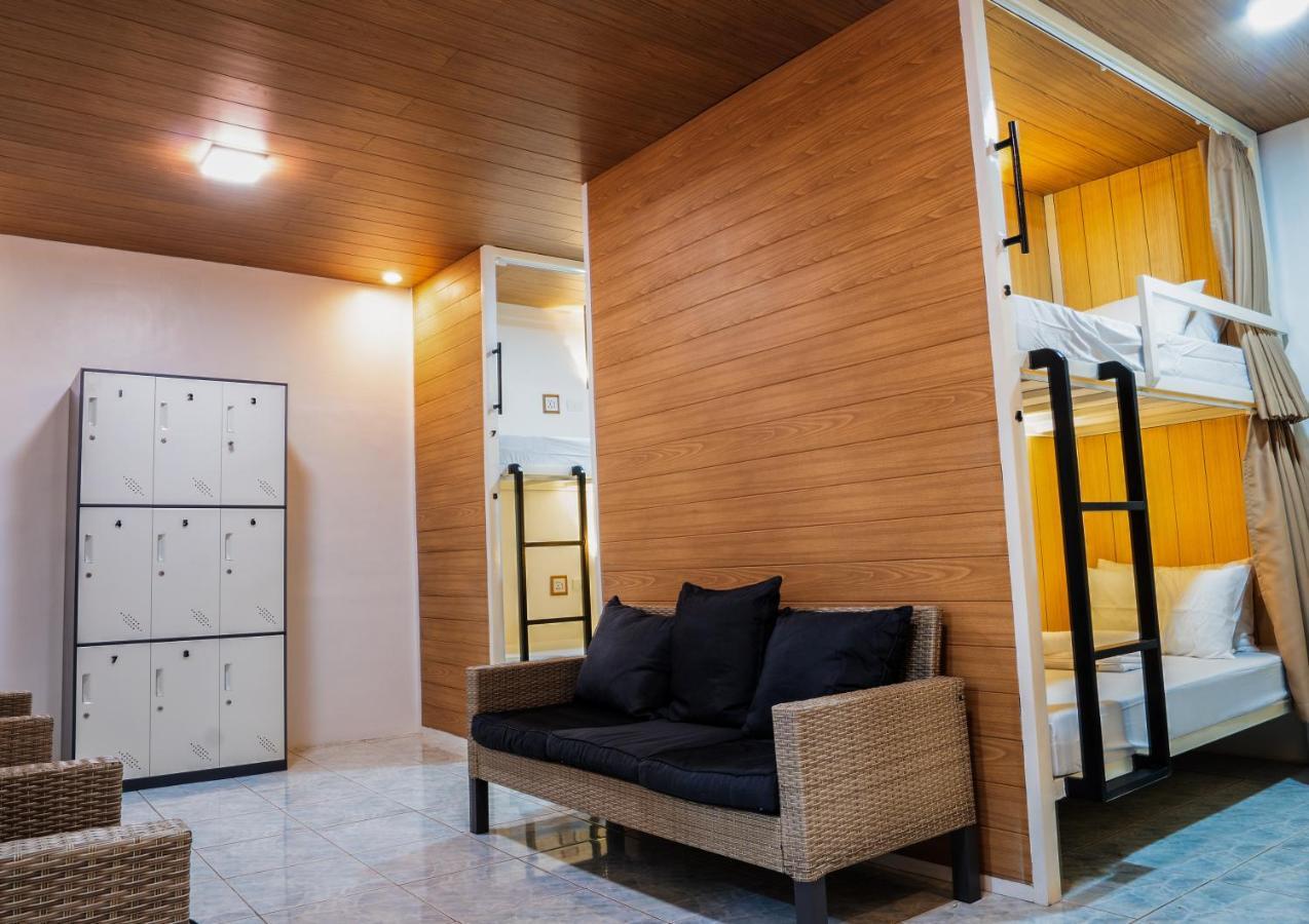 B&B Backpackers Coron Exterior photo