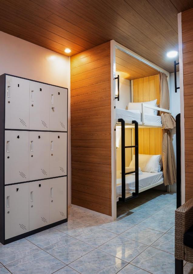 B&B Backpackers Coron Exterior photo