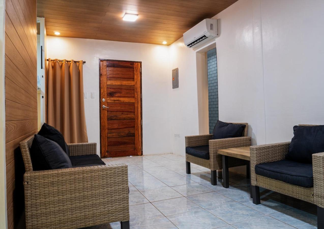 B&B Backpackers Coron Exterior photo