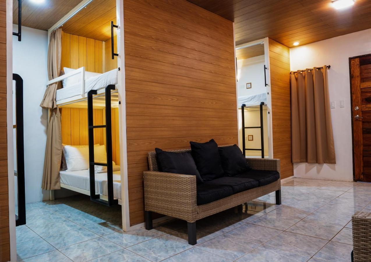 B&B Backpackers Coron Exterior photo
